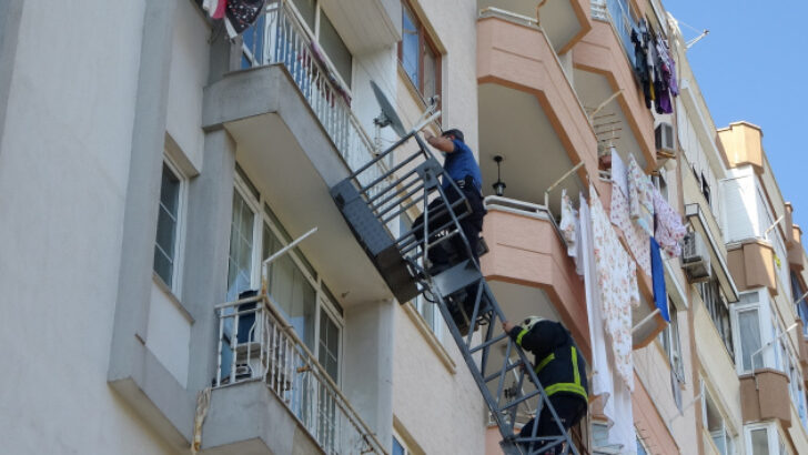 Emekli polis, meslektaşlarının balkondan girdiği evinde ölü bulundu