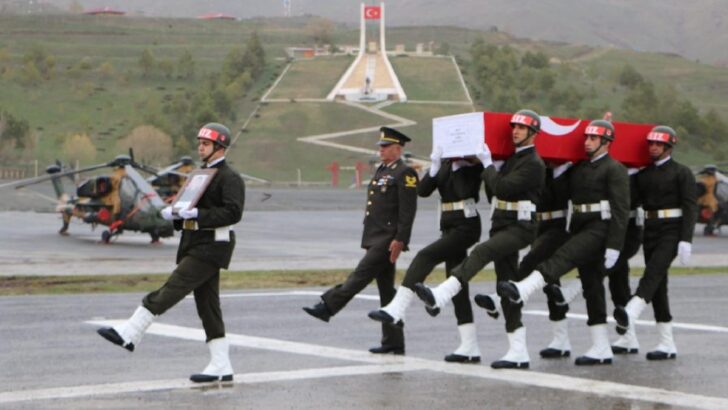Şehit teğmen, törenle memleketine uğurlandı