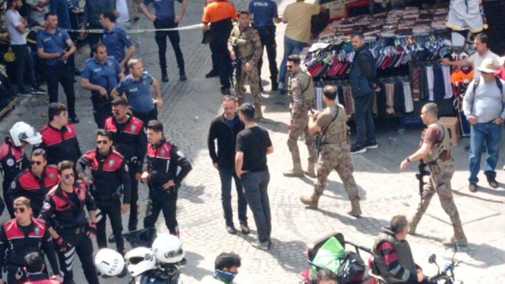 Beyazıt’ta silahlı kavga! Yaralılar arasında polis de var