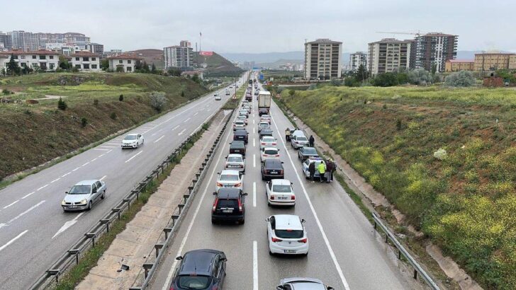‘Kilit kavşak’ta dönüş yoğunluğu