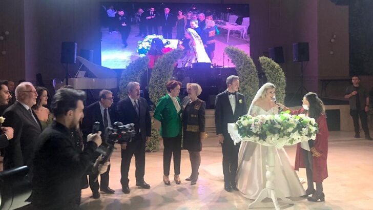 MHP’nin düğününde Akşener nikah şahidi oldu