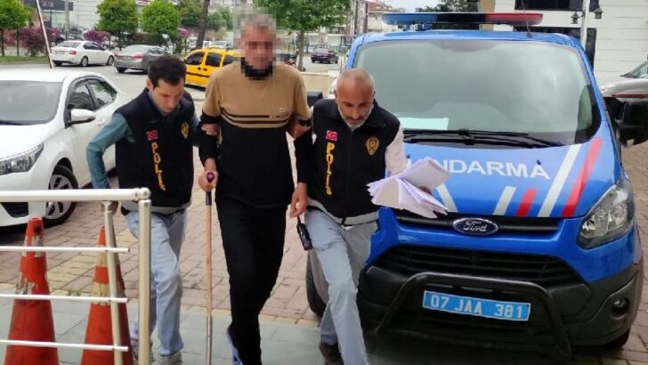 Polis, hırsızlık şüphelisini bastonundan yakaladı