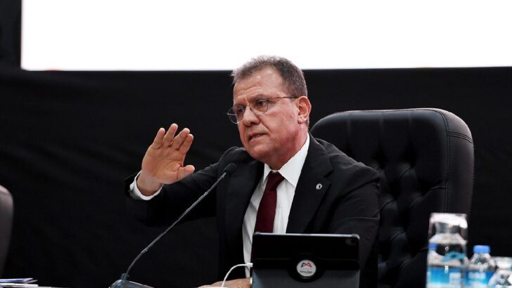 Vahap Seçer: Önceki yönetimin 300 milyon dolarlık borcunu da ödedim