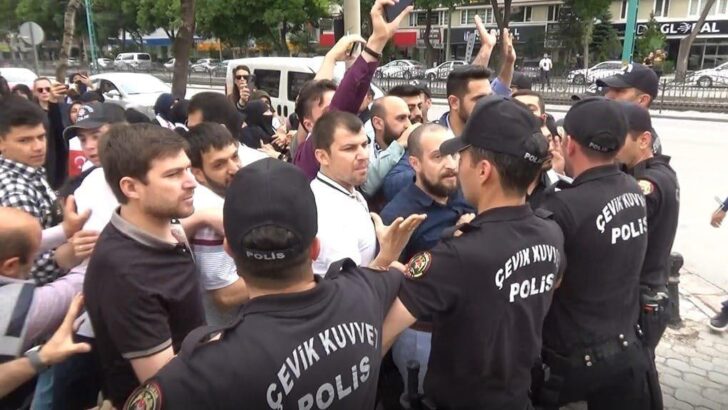 Alparslan Kuytul için izinsiz gösteri yapan 7 Furkancı tutuklandı