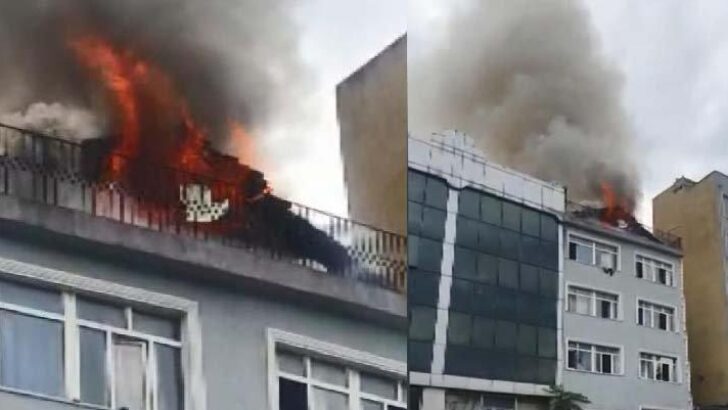 Beyoğlu’nda otelin çatısında yangın