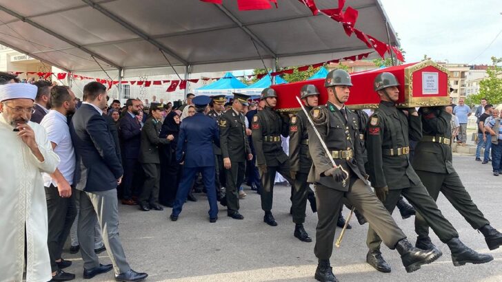 Şehit Uzman Çavuş Kadir Kemik son yolculuğuna uğurlandı