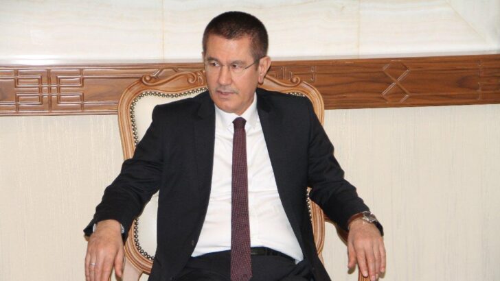 AKP’li Nurettin Canikli’den Ahmet Davutoğlu hakkında suç duyurusu