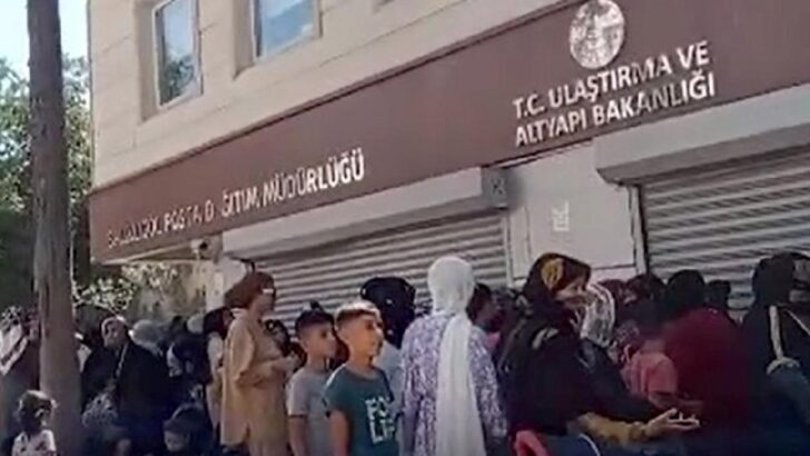 50 derece sıcaklık altında yardım kuyruğu