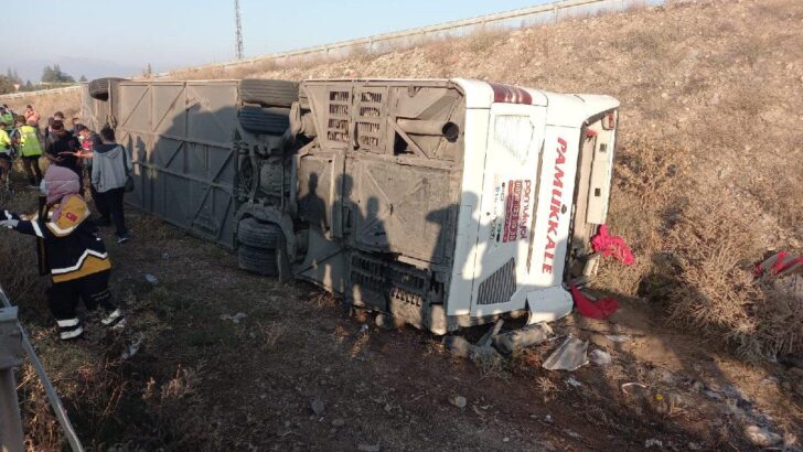 Afyonkarahisar’da yolcu otobüsü şarampole devrildi: 1 ölü, 30 yaralı