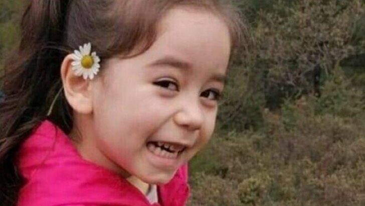 Babasının terastan attığı çekyat başına çarptı, minik Rana öldü