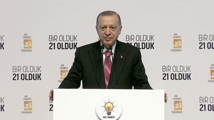 Erdoğan: Kutlu çatının dışına çıkarak kendilerine başka yollar çizenlere de teşekkür ediyorum
