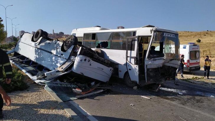 Gaziantep’te işçi servisleri kaza yaptı: 3’ü ağır 22 yaralı