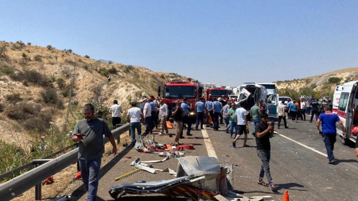 Gaziantep’te zincirleme kaza: 15 kişi hayatını kaybetti