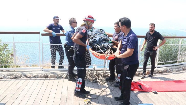 İki gündür kayıp olan gencin cesedi falezlerde bulundu