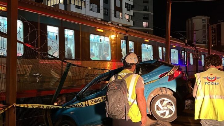 Kadıköy’de otomobil Marmaray hattına girdi