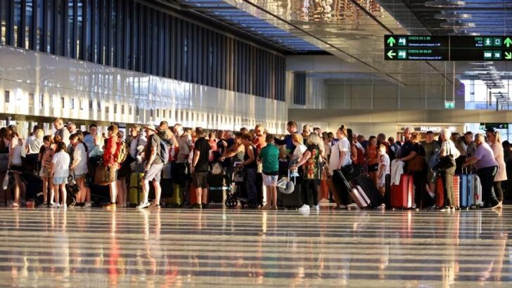 Litvanya: AB ülkeleri Rus turistlere giriş yasağı getirebilir