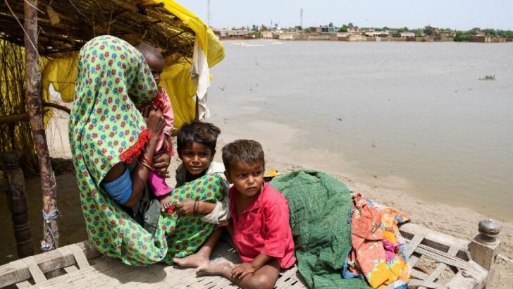 Pakistan’da sel nedeniyle acil durum ilan edildi