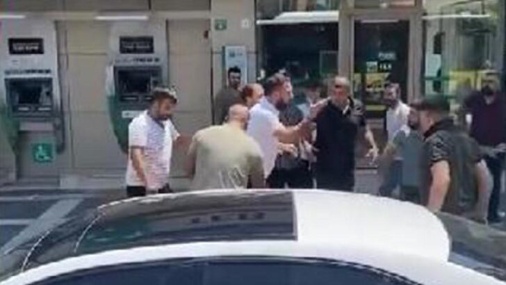 Yabancı uyruklu çevredekileri korkuttu, dayağı yedi