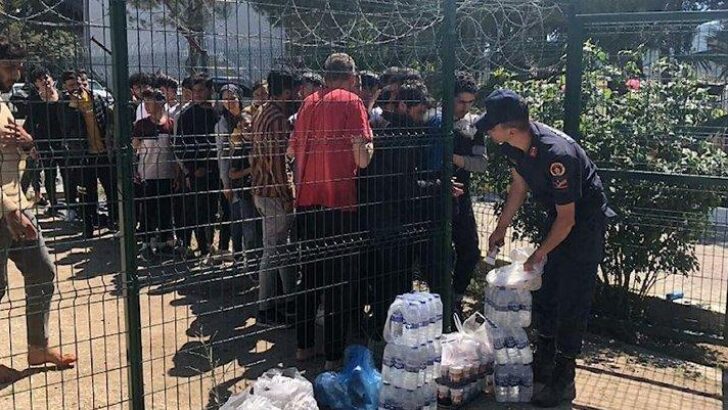 99 düzensiz göçmen yakalandı, 7 kaçakçı tutuklandı