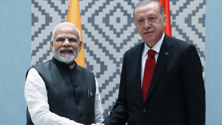 Erdoğan, Hint lider Modi ile bir araya geldi