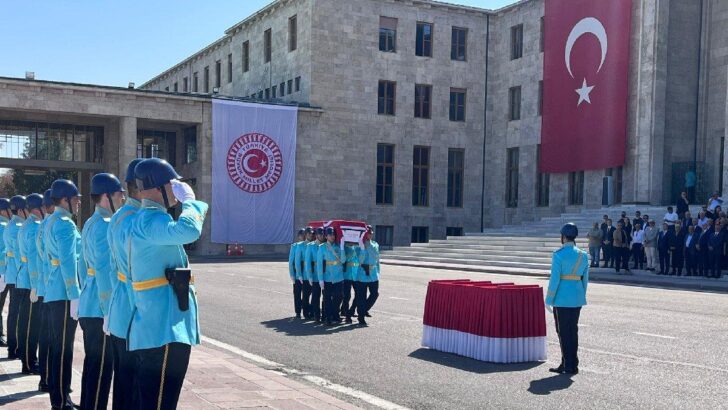 Eski milletvekili Haluk Pekşen için TBMM’de tören