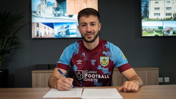 Halil Dervişoğlu kiralık olarak Burnley’de