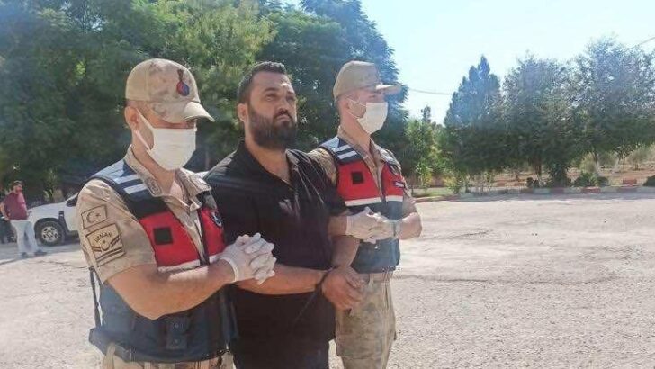 Kamu görevlilerine eylem hazırlığındaki 4 terörist yakalandı