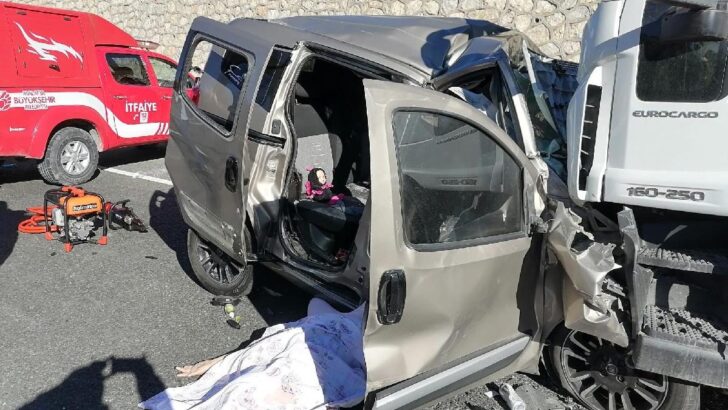 Malatya’da TIR ile hafif ticari araç çarpıştı: 5 ölü, 1 yaralı