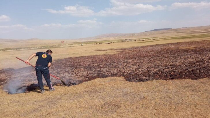 Sazlıkta içten içe yanan toprak için ‘araştırılsın’ isteği