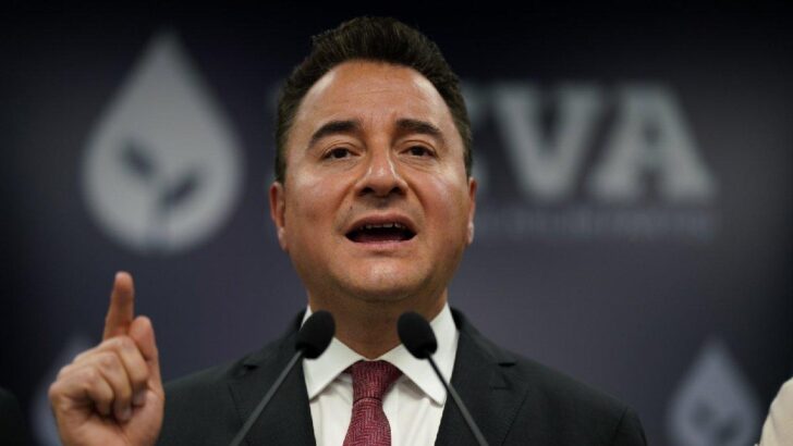 Babacan: Kimse kötü yönetimin yanlış kararlarını Cumhuriyet’e yüklemesin