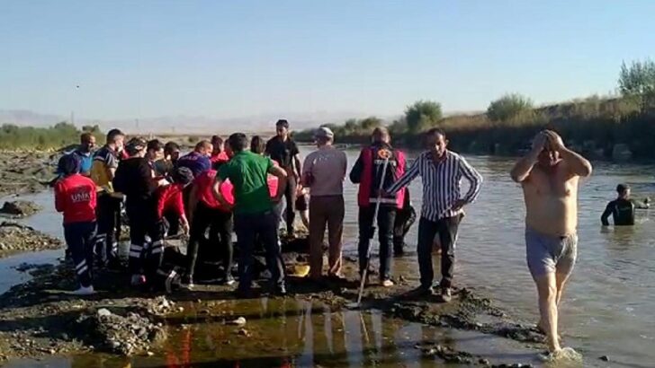 Dereye giren 2 kardeşten acı haber geldi