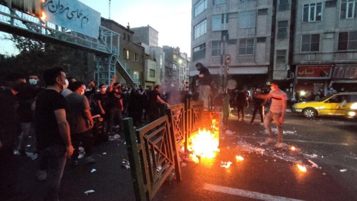 İran: Gösterilerde gözaltına alınanlar yargılanana kadar serbest bırakılmayacak