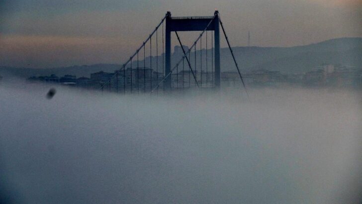 İstanbul Boğazı gemi trafiğine kapatıldı