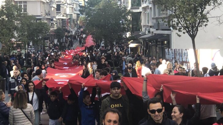 Samsunlular 1919 metre bayrakla yürüdü