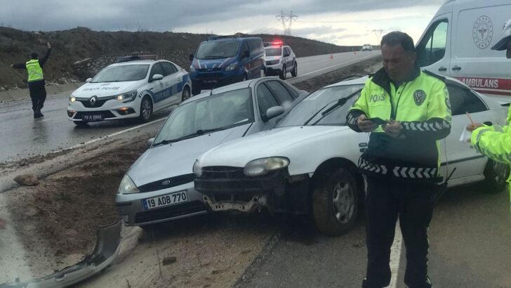 Çorum’da zincirleme trafik kazası: 12 yaralı