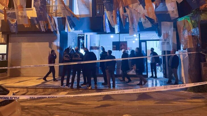 SON DAKİKA HABERİ: İstanbul’da AK Parti seçim irtibat bürosu önünde silahla ateş açıldı