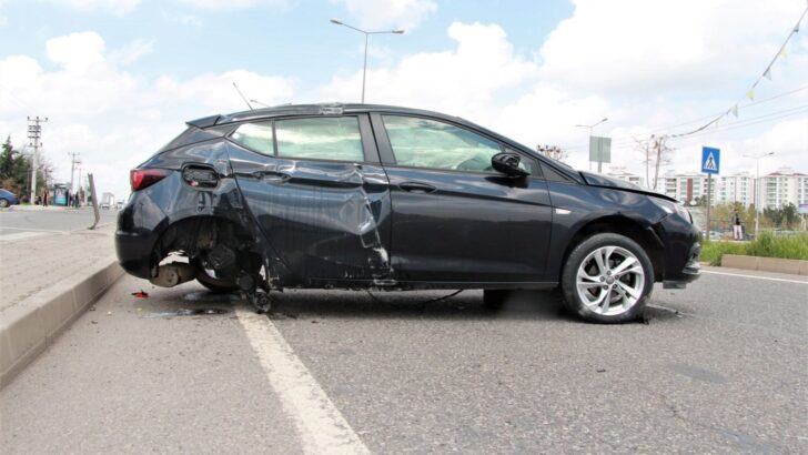 Test sürüşüne çıkardığı otomobille kaza yaptı: 2 yaralı