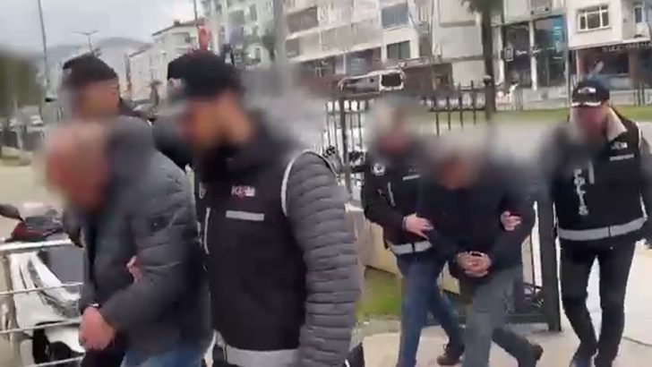 Araçtan cephanelik çıktı