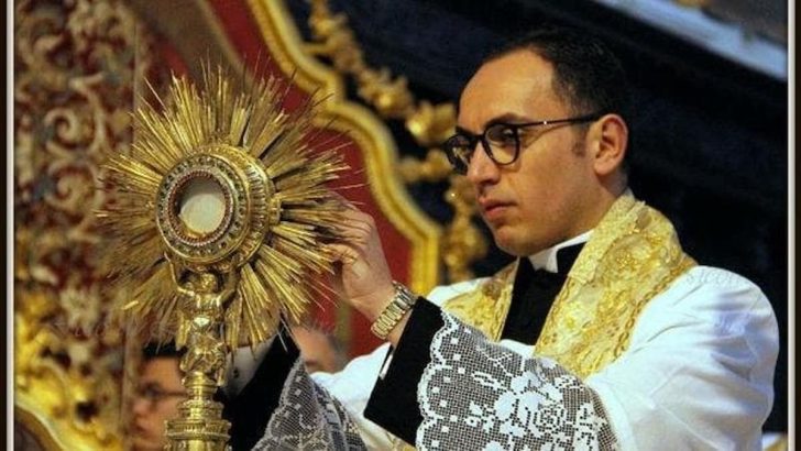 Çocuklara cinsel istismarda bulunan rahibe hapis cezası