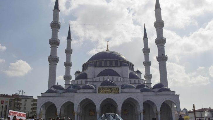 Hilafet provokasyonu valilikten döndü