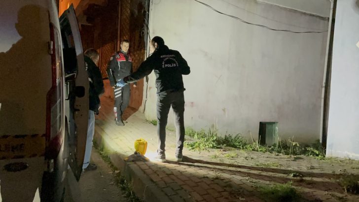 ‘Kanalizasyon akıyor’ kavgası: Yaralılar var