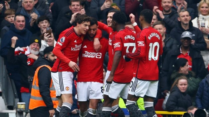 Manchester United iki hafta sonra kazandı