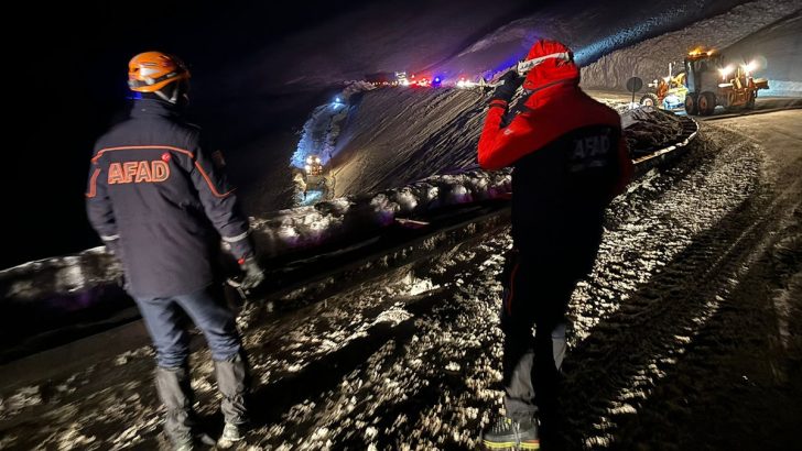 Van’da çığ düştü: 1 ölü, 14 yaralı