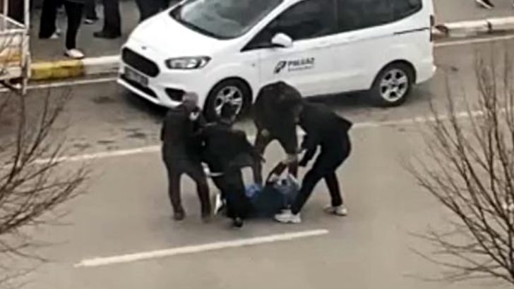 Adliye önünde motosikletli gence linç
