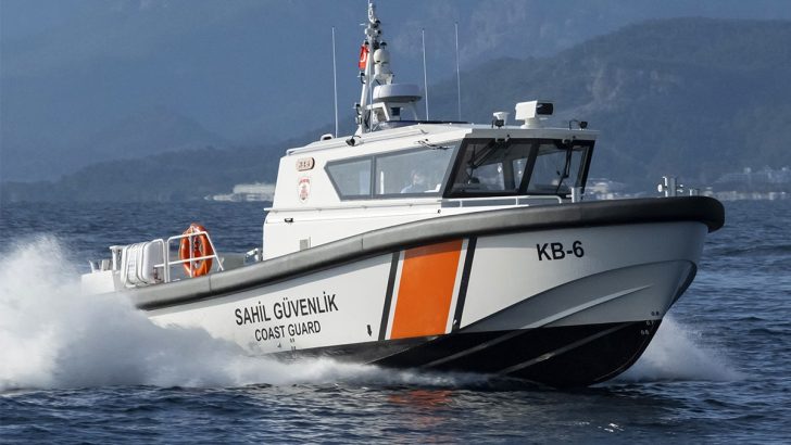 Çanakkale’de göçmenleri taşıyan lastik bot battı, 2 bebek öldü