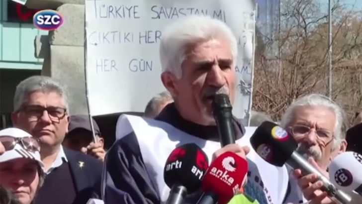 Emekliler meydana indi