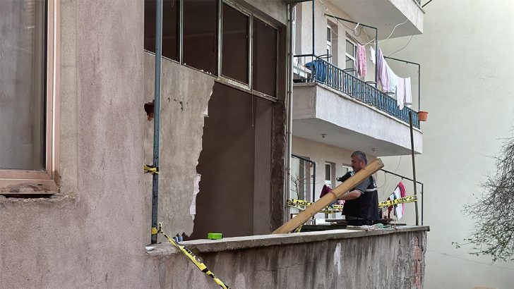 Yıkılan duvarın altında kalan çocuk yaşamını yitirdi