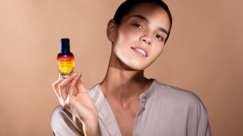 Adeta doğanın kendisi gibi cildi yenileyen serum; Yeni Overnight Reset Serum