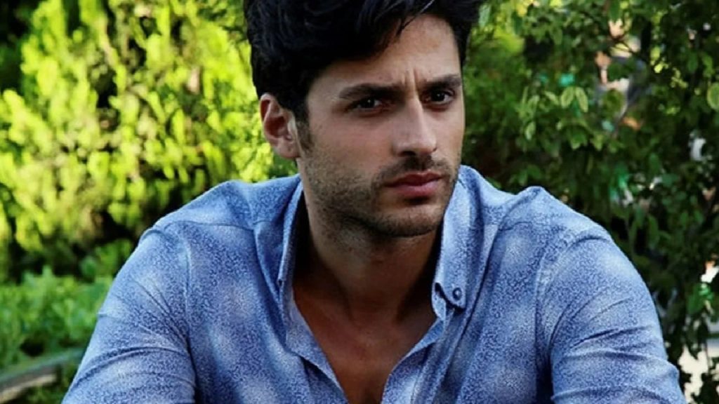 Ekin Mert Daymaz’dan banyoda aşk itirafı! Genç sevgilisi ile paylaştı…