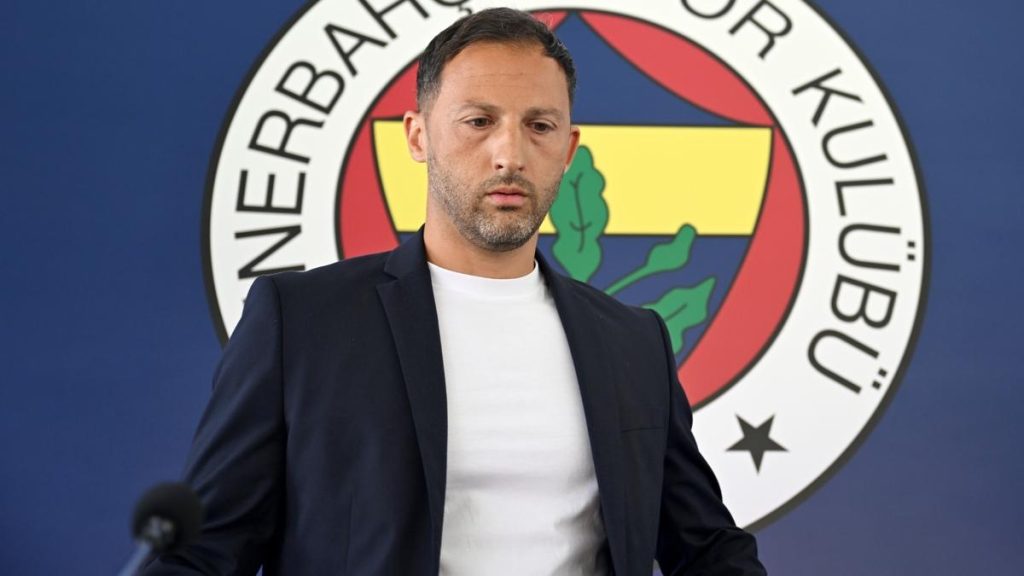 Fenerbahçe’de Domenico Tedesco için imza töreni! ‘Bu sene şampiyonuz‘